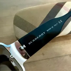 BURBERRY Vintage Unisex Gradient 3004 Sunglasses with Case Burberry | Accessories | Burberry Vintage Unisex Gradient  main image 4